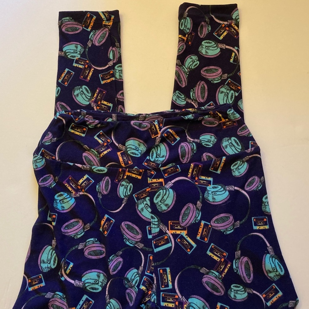 New one size headphones purple leggings